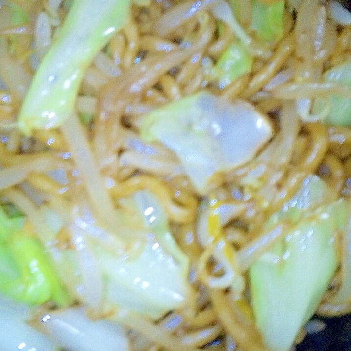 簡単美味!食べきりキャベツで野菜焼きそば